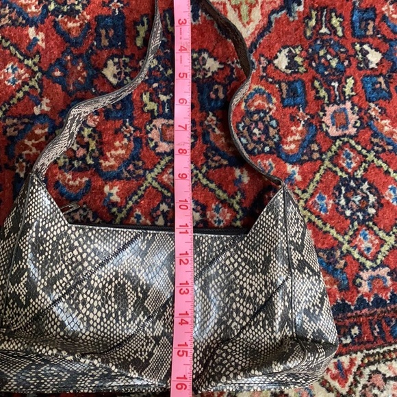 GUESS Snake print bag - Picture 4 of 5